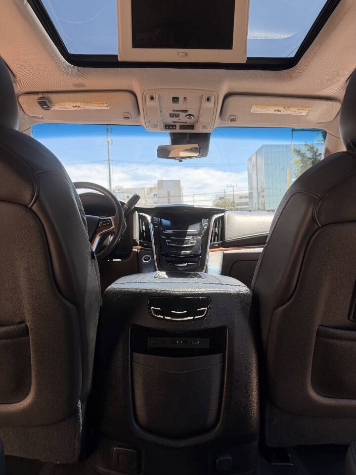 Used 2018 Cadillac Escalade ESV Luxury RWD image 30