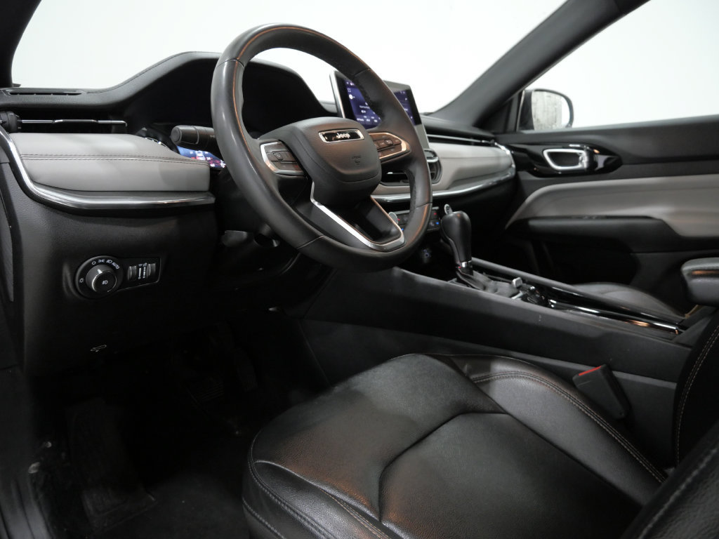 Used 2024 Jeep Compass Limited AWD/4WD image 10