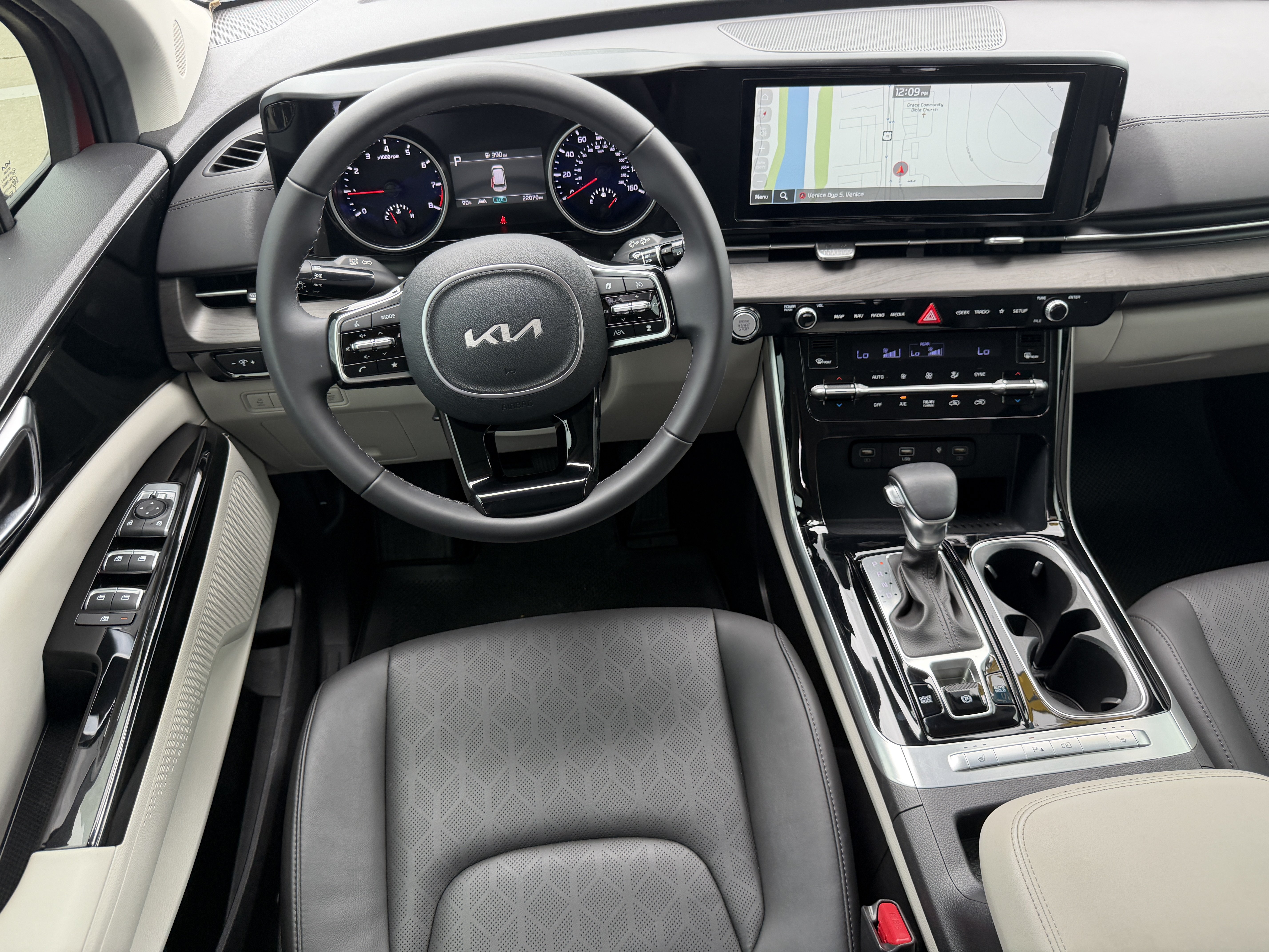 Certified 2024 Kia Carnival EX FWD image 12