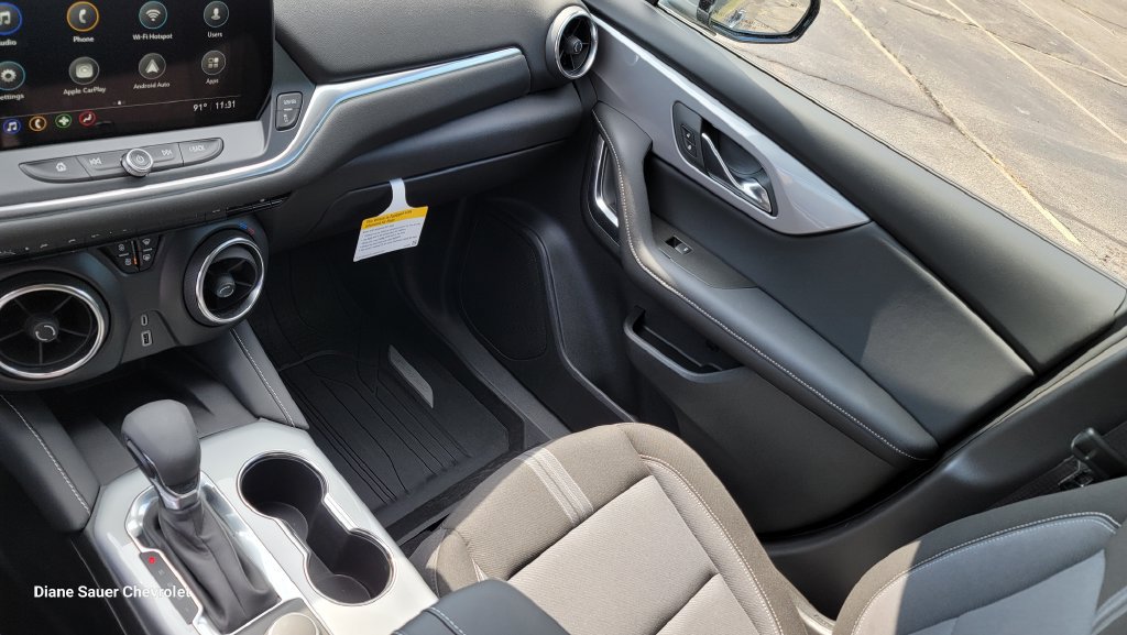 New 2026 Chevrolet Blazer LT w/ Convenience Package FWD image 23