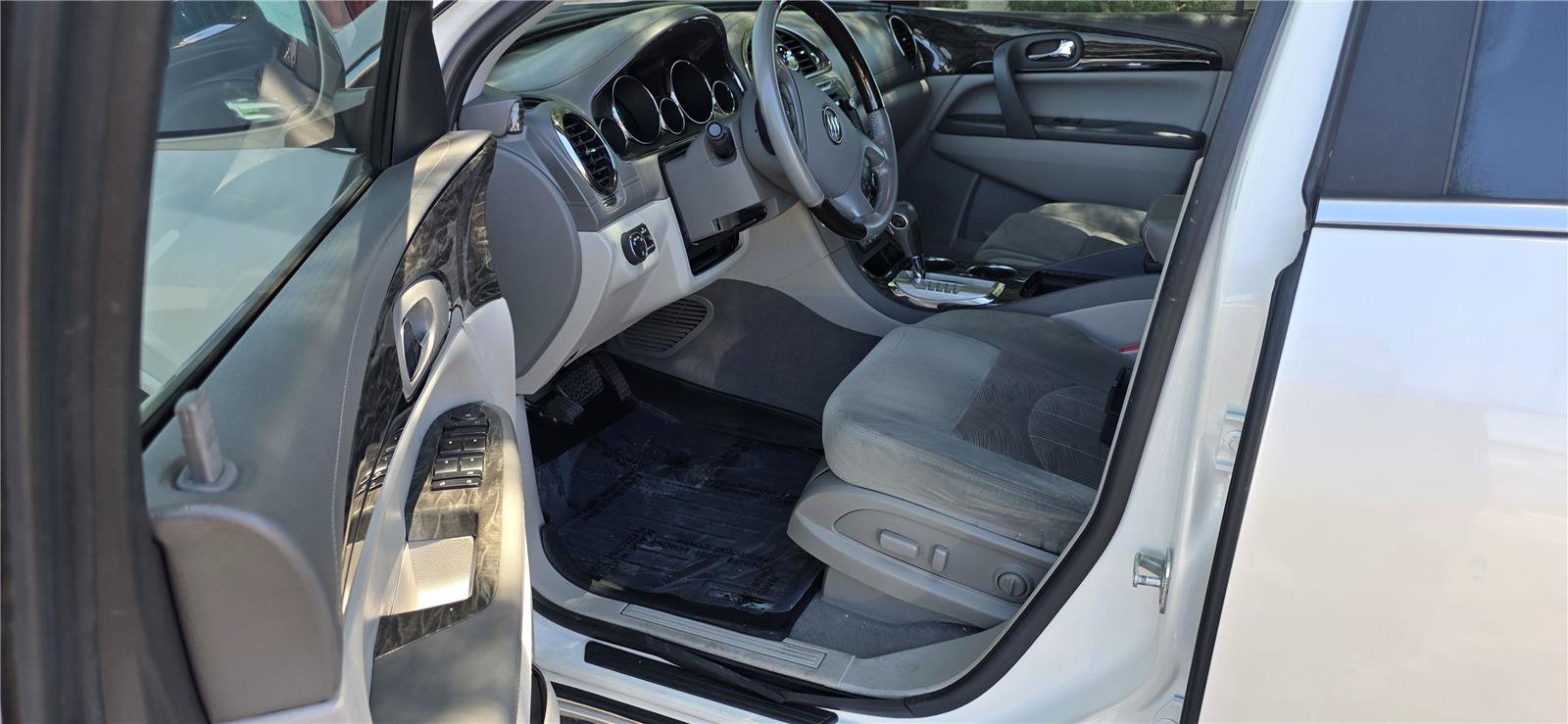 Used 2014 Buick Enclave Convenience w/ Trailering Provision Package FWD image 16