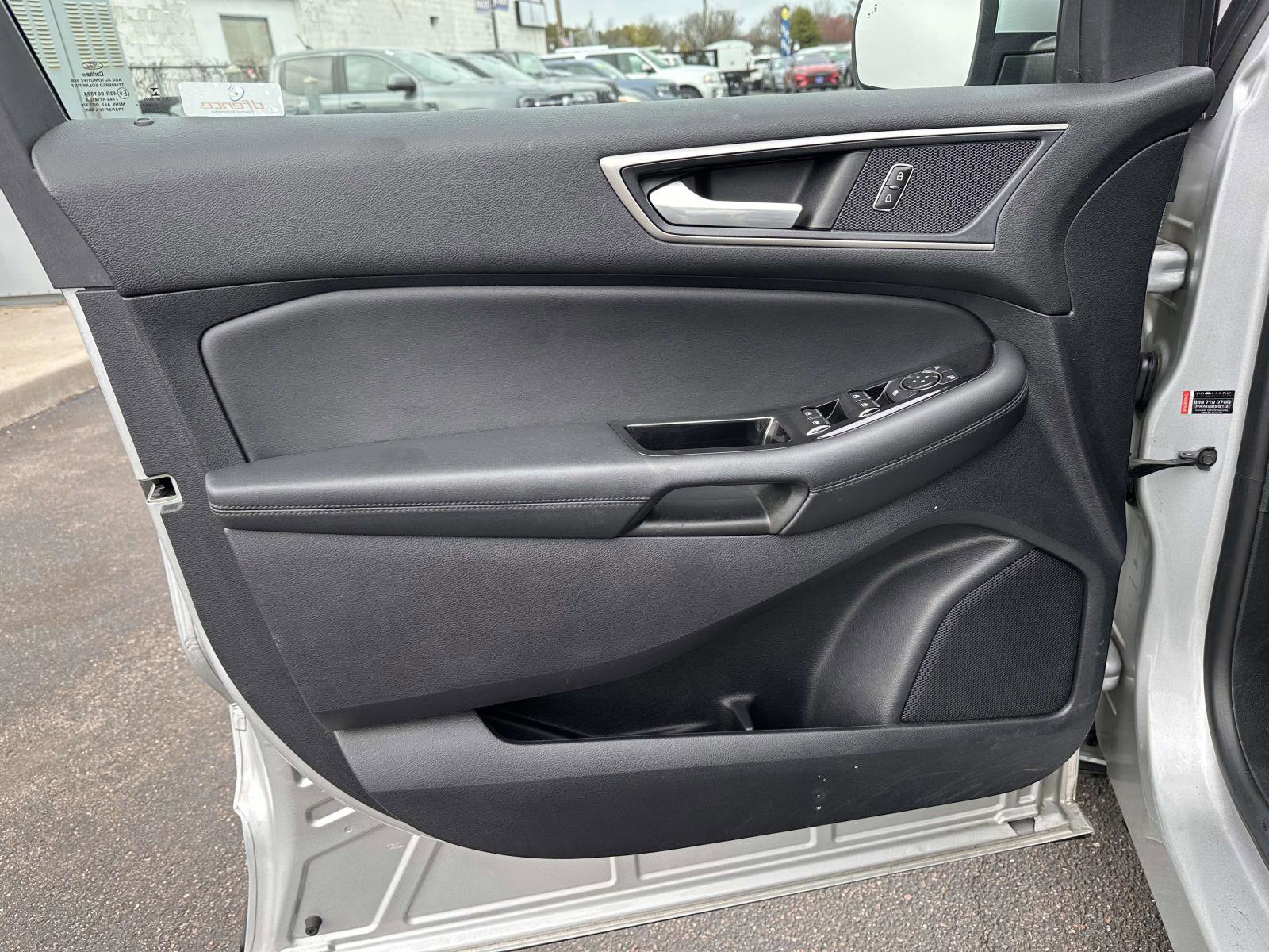 Used 2019 Ford Edge SEL w/ Equipment Group 201A AWD/4WD image 9