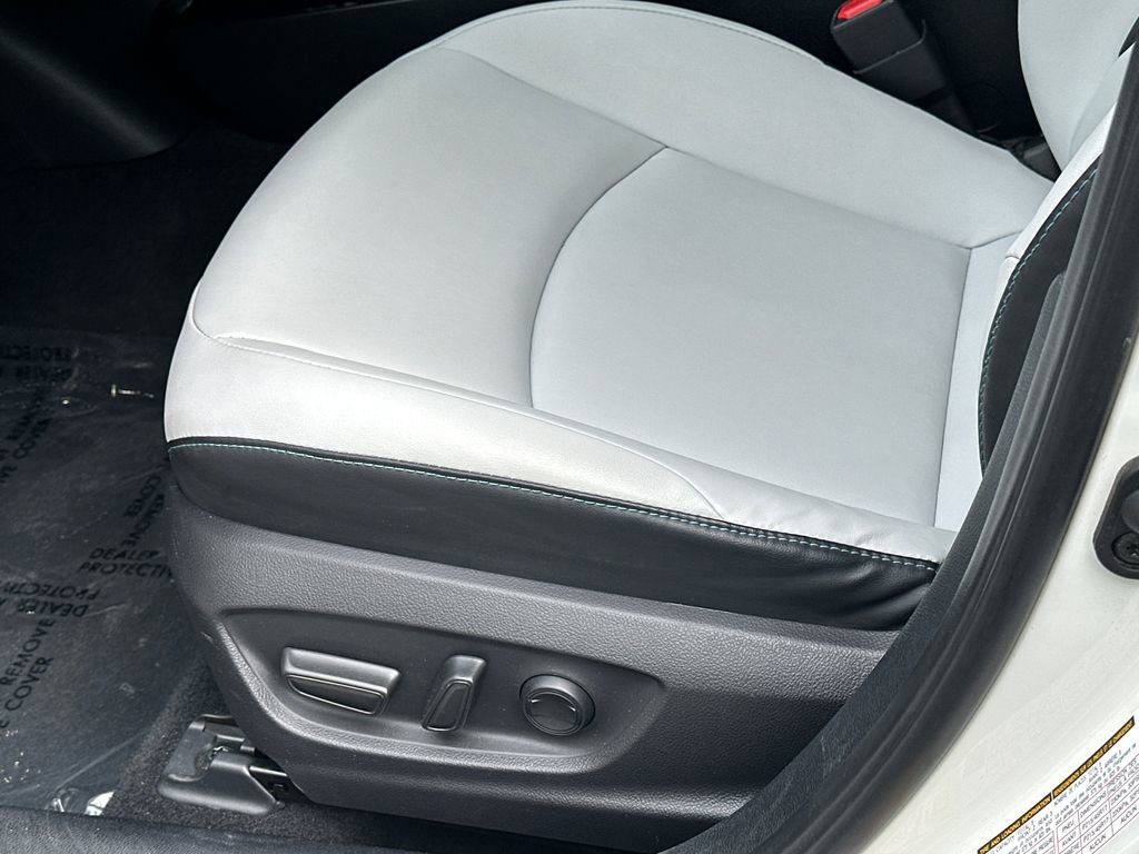 Used 2019 Toyota Prius XLE w/ Carpet Mat Package FWD image 17