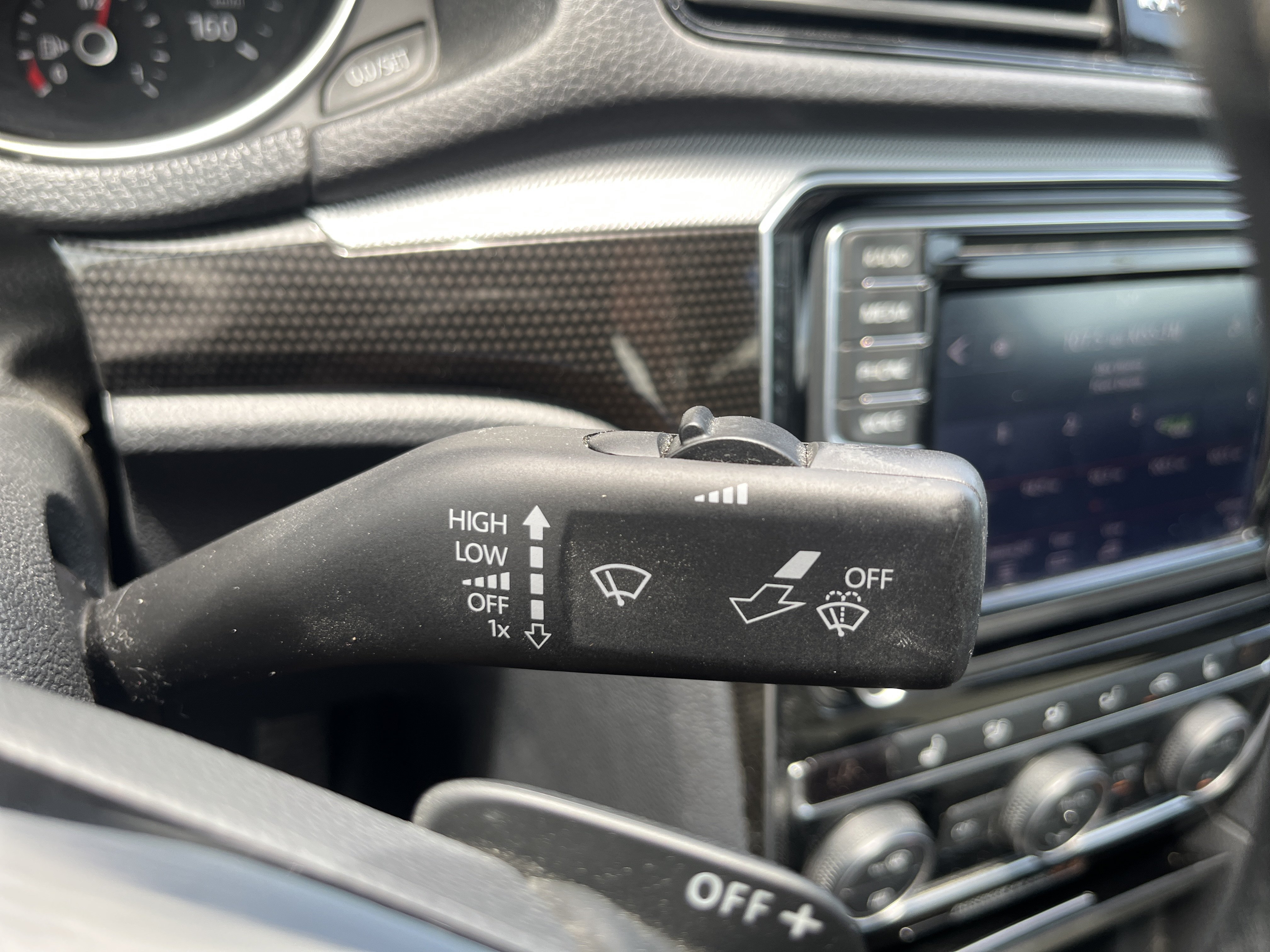 Used 2018 Volkswagen Passat GT FWD image 23