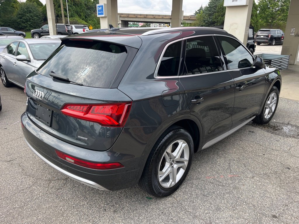 Used 2019 Audi Q5 2.0T Premium w/ Convenience Package image 3