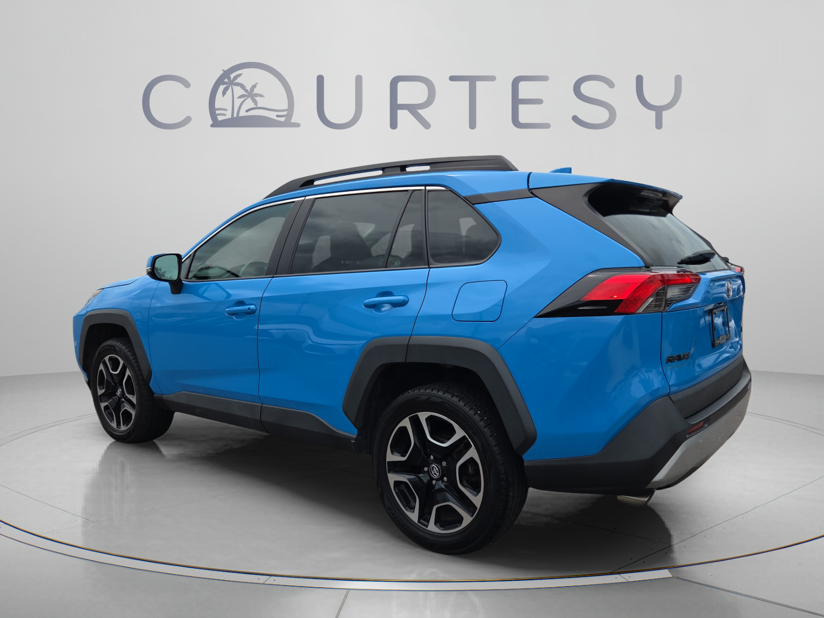 Used 2020 Toyota RAV4 Adventure AWD/4WD image 3