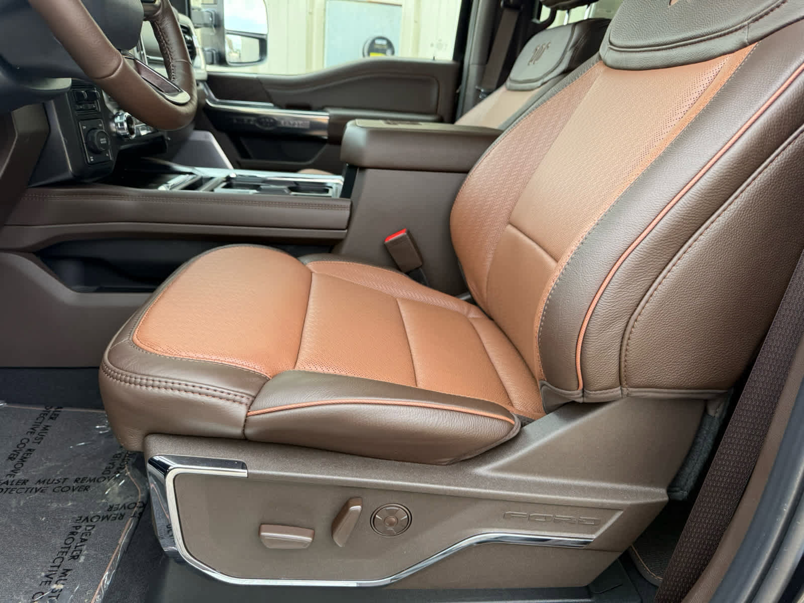 New 2026 Ford F350 King Ranch w/ FX4 Off-Road Package image 4