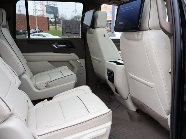New 2026 GMC Yukon XL Denali w/ Denali Reserve Package AWD/4WD image 11