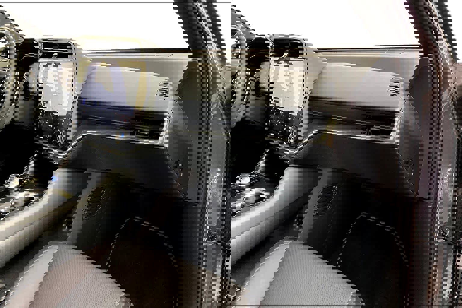 Used 2023 Lexus RZ 450e Premium image 18