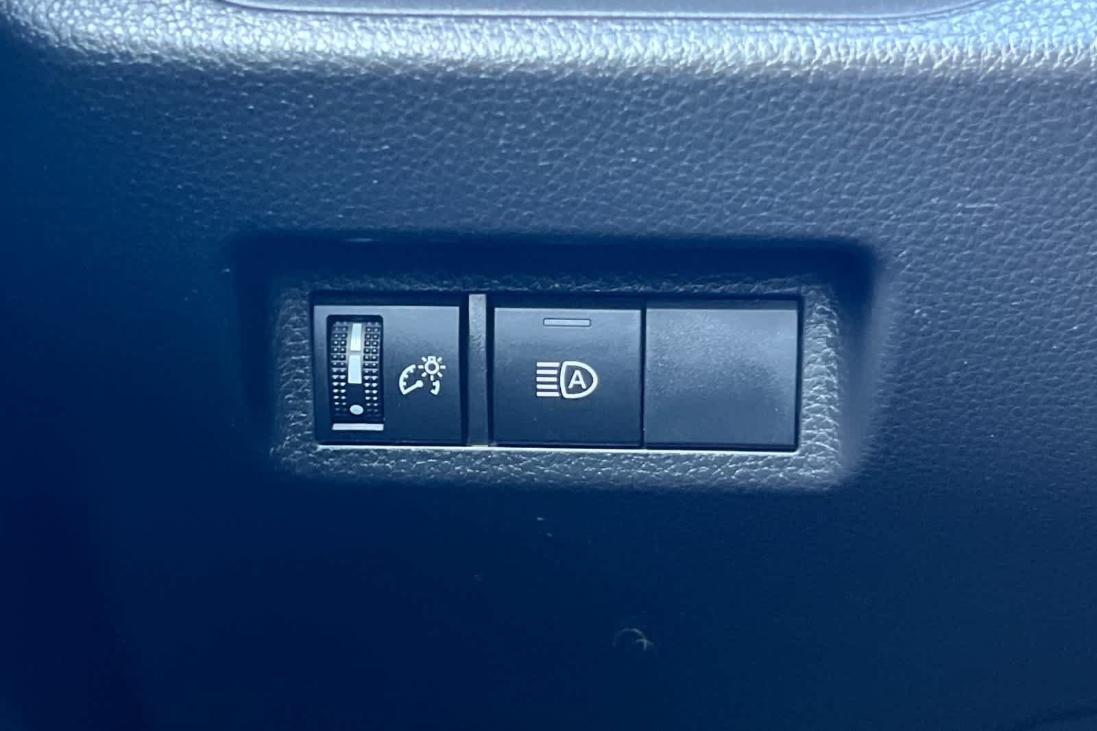 Certified 2022 Toyota RAV4 XLE AWD/4WD image 30