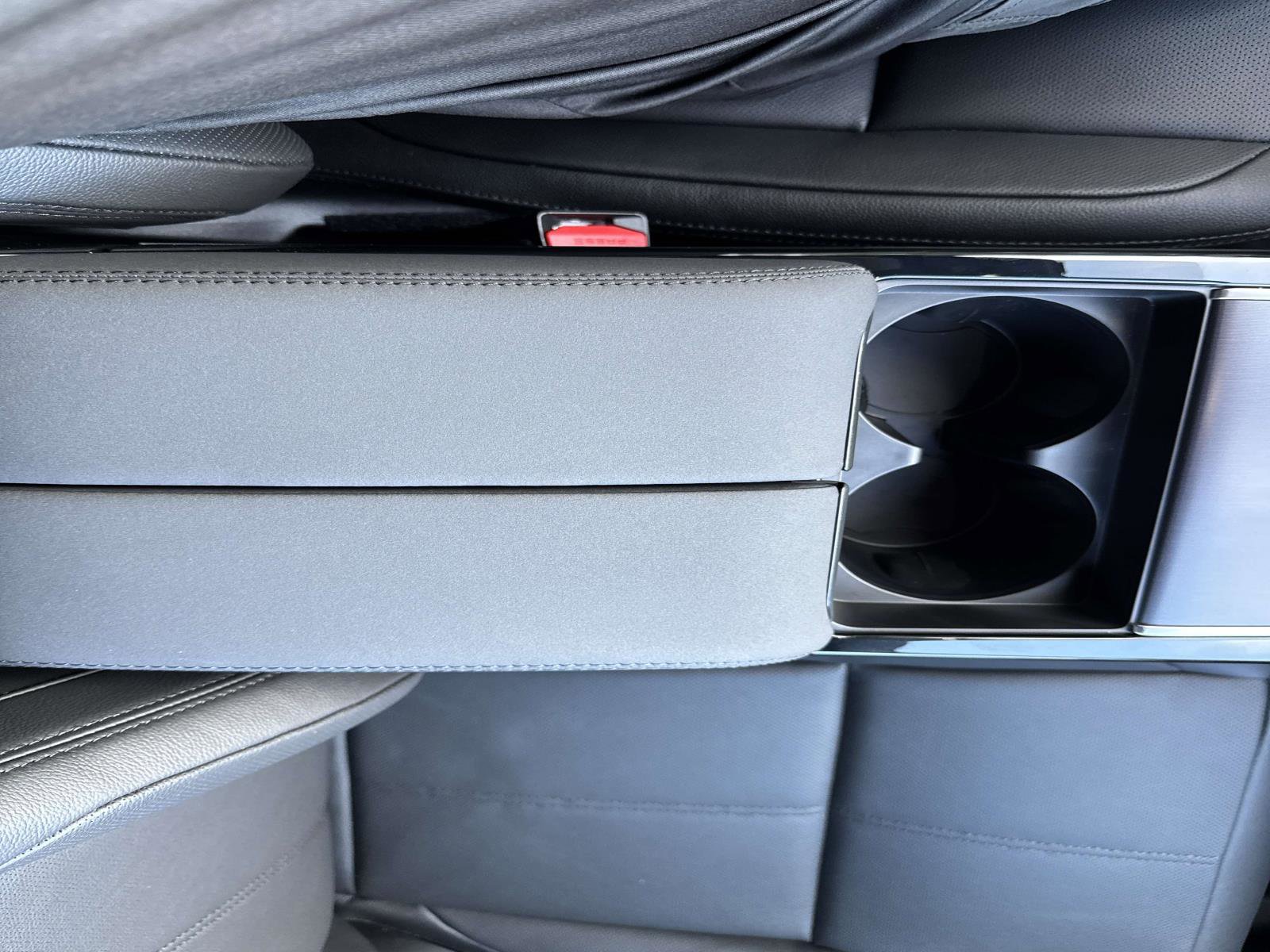 New 2026 Land Rover Range Rover Velar Dynamic SE image 27