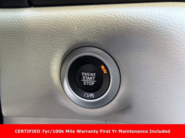 Used 2024 Chrysler Pacifica Touring-L FWD image 24