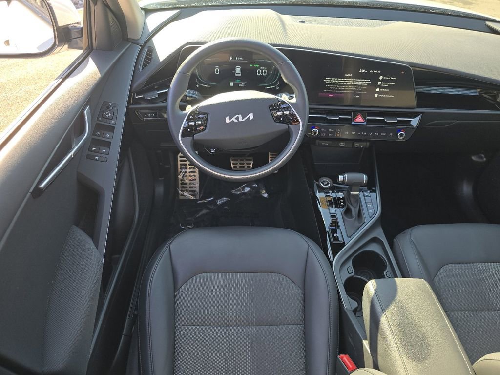 Used 2023 Kia Niro EX Touring image 24