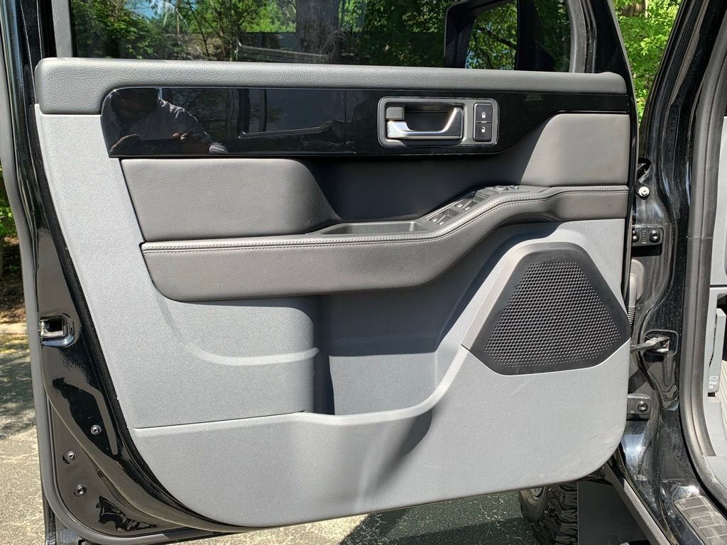 Used 2024 INEOS Grenadier Fieldmaster Edition AWD/4WD image 9