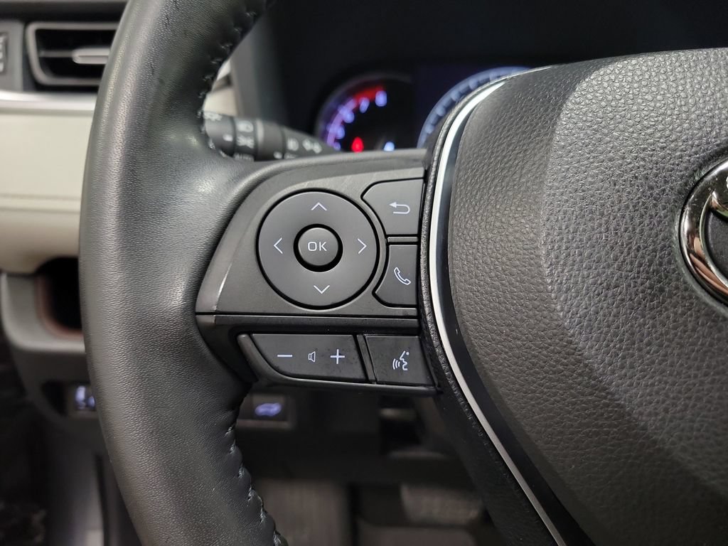 Used 2019 Toyota RAV4 Limited FWD image 25
