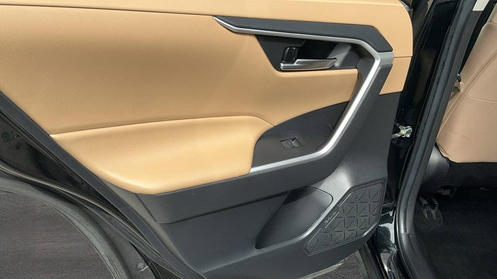 Used 2023 Toyota RAV4 XLE image 18