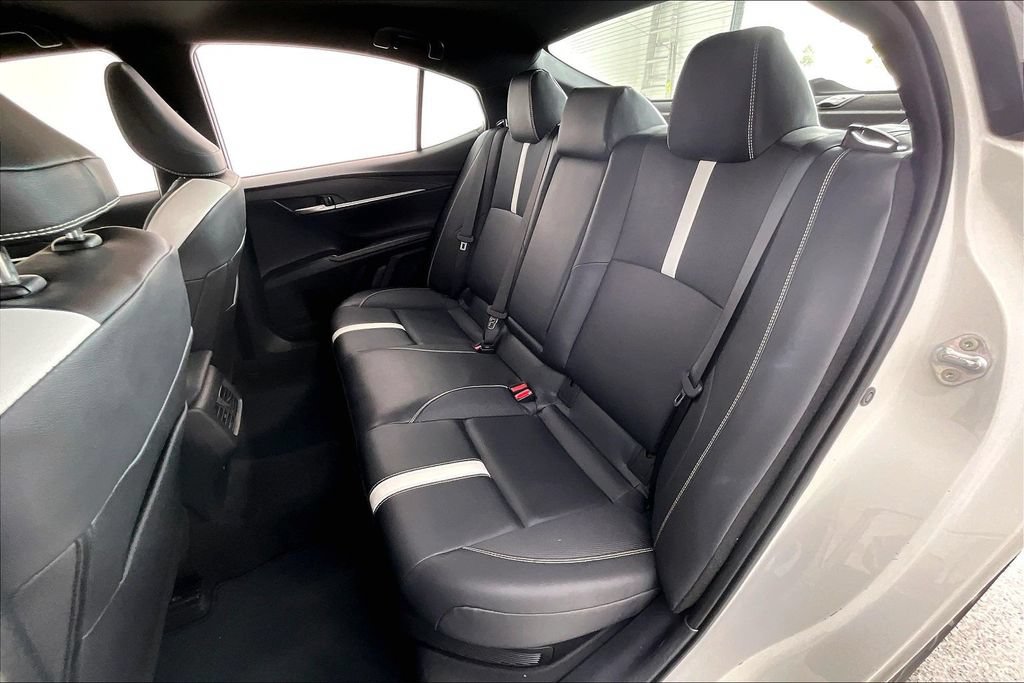 Used 2025 Toyota Camry SE w/ Convenience Package AWD/4WD image 32
