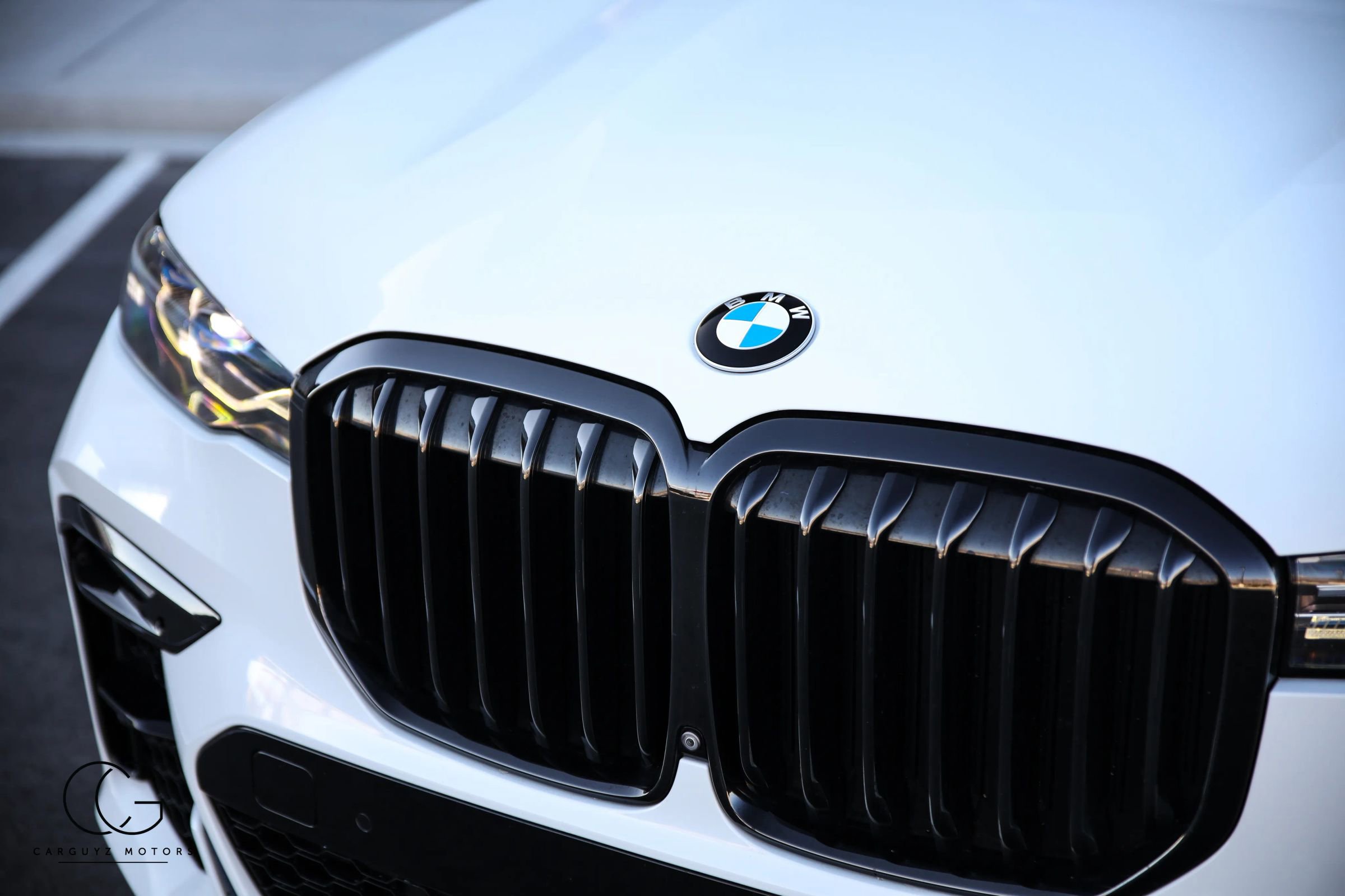 Used 2020 BMW X7 M50i w/ Dynamic Handling Package image 25