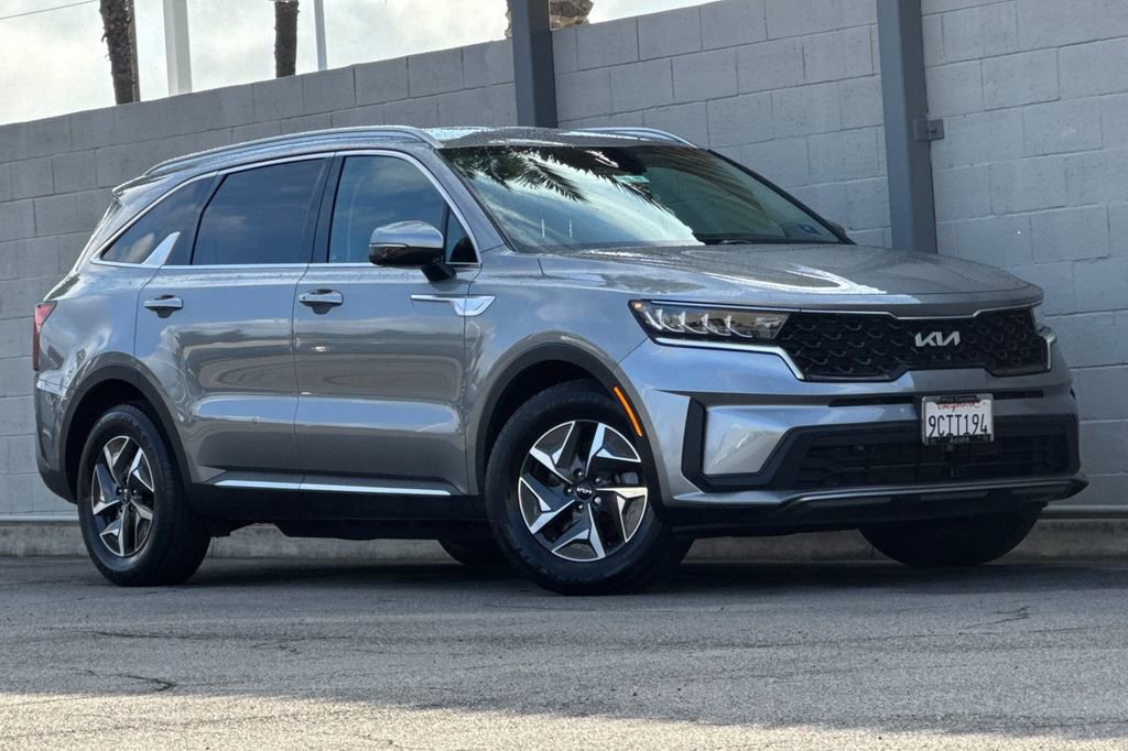 Used 2022 Kia Sorento S image 2