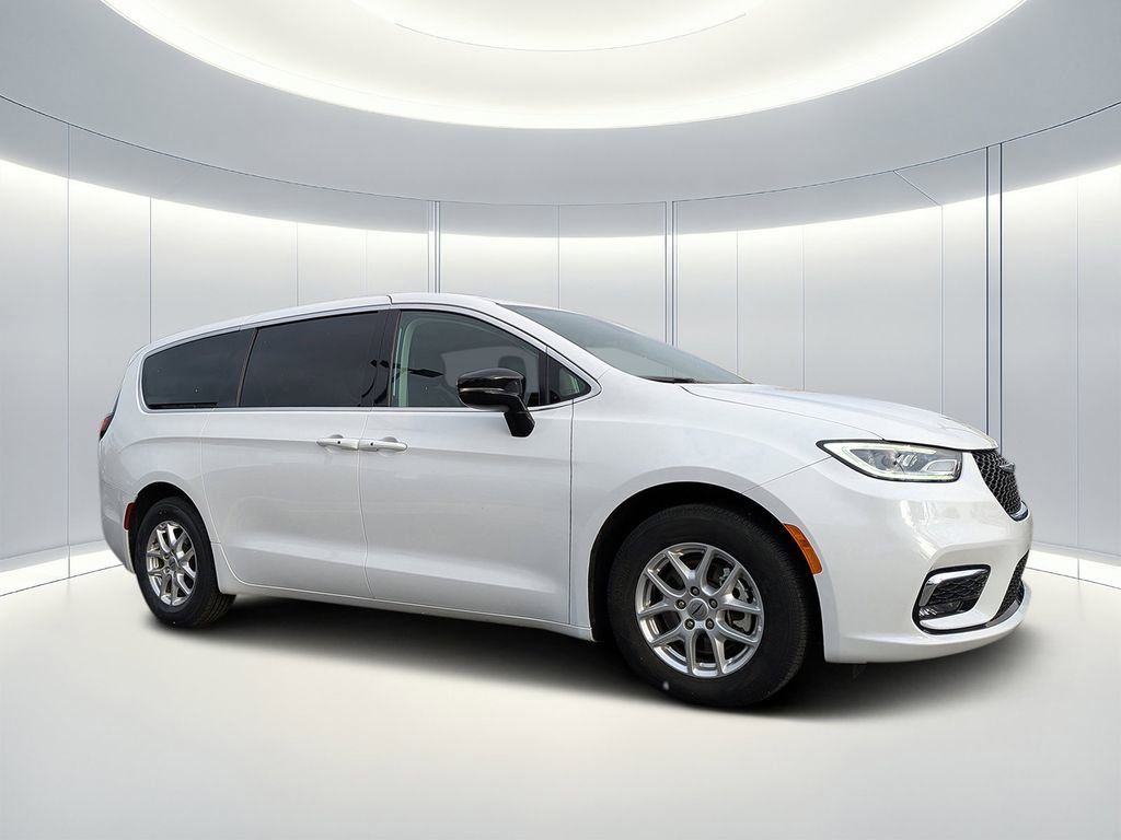 Used 2024 Chrysler Pacifica Touring-L image 1