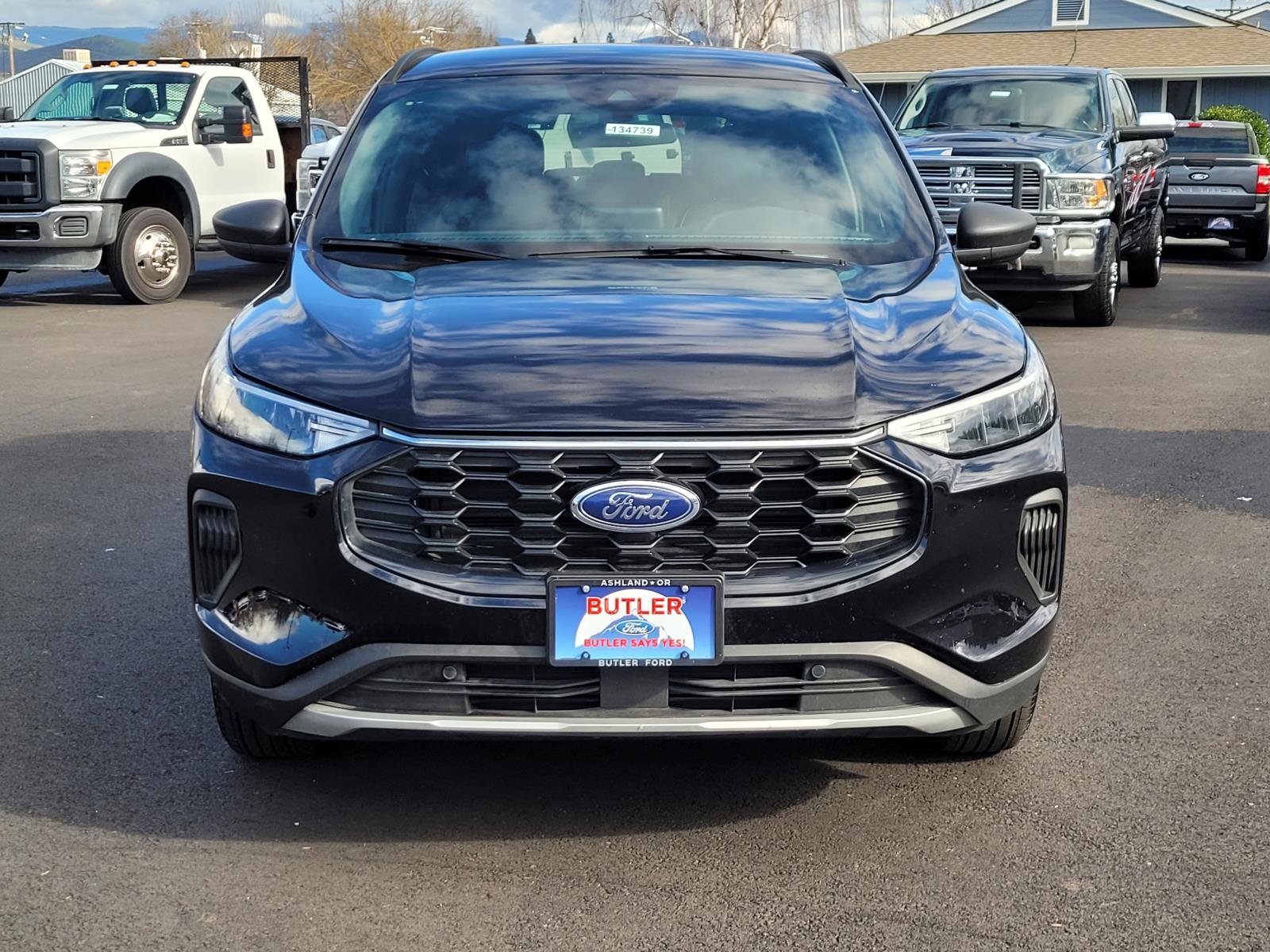 Used 2025 Ford Escape ST-Line AWD/4WD image 2
