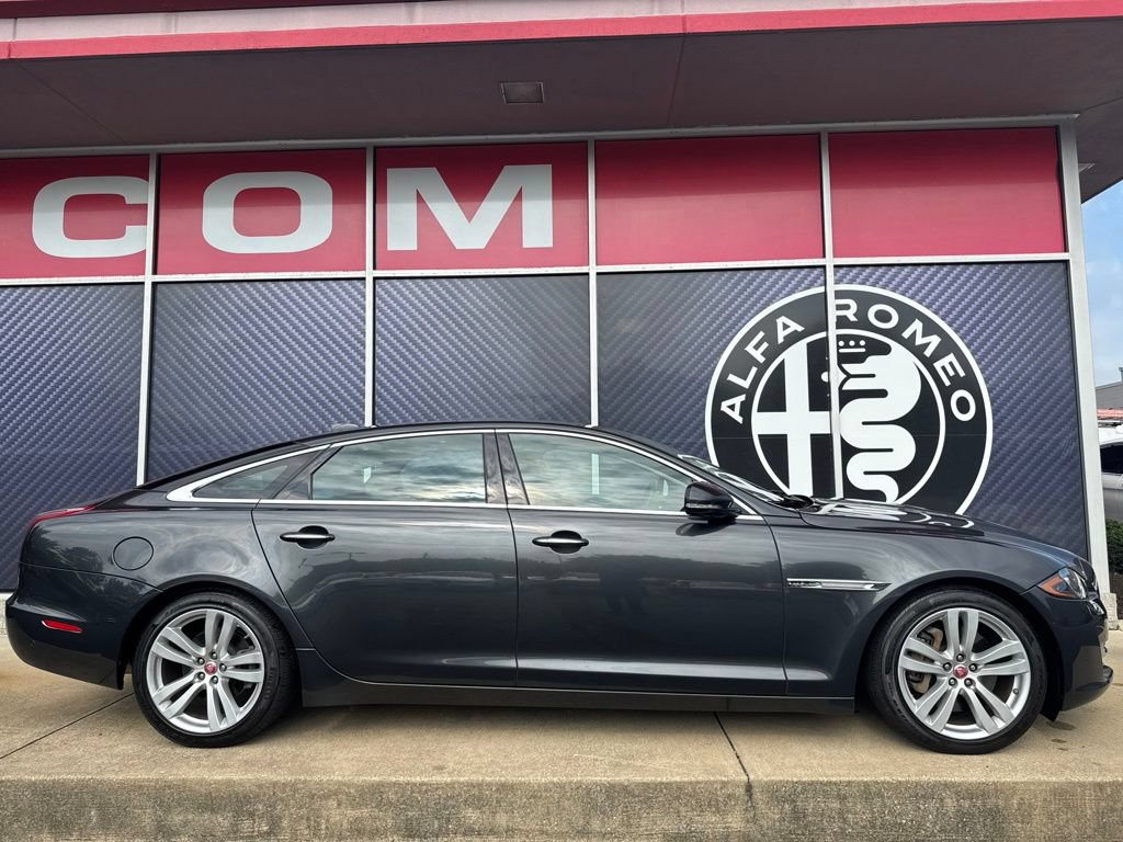 Used 2017 Jaguar XJ L Portfolio AWD/4WD image 4