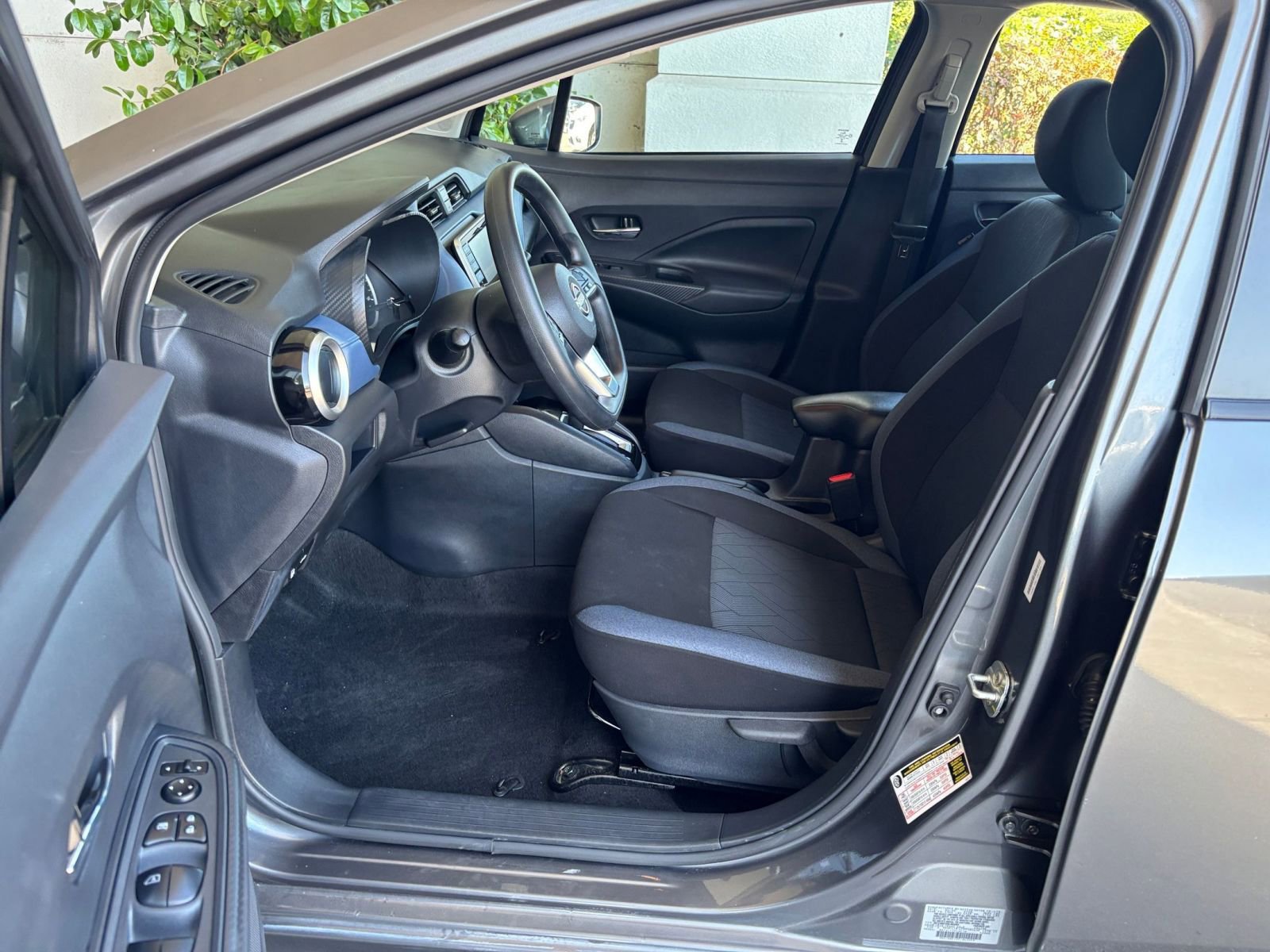 Used 2025 Nissan Versa SV FWD image 27