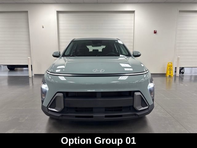Used 2024 Hyundai Kona SE FWD image 2