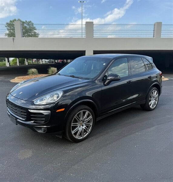 Used 2017 Porsche Cayenne Platinum Edition w/ Premium Package (PJV) AWD/4WD image 1