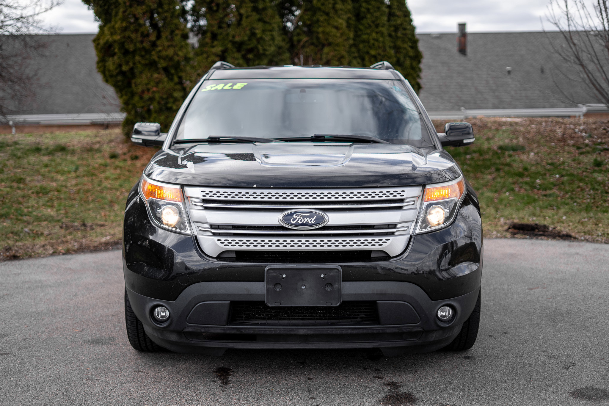 Used 2014 Ford Explorer XLT w/ Equipment Group 202A image 2