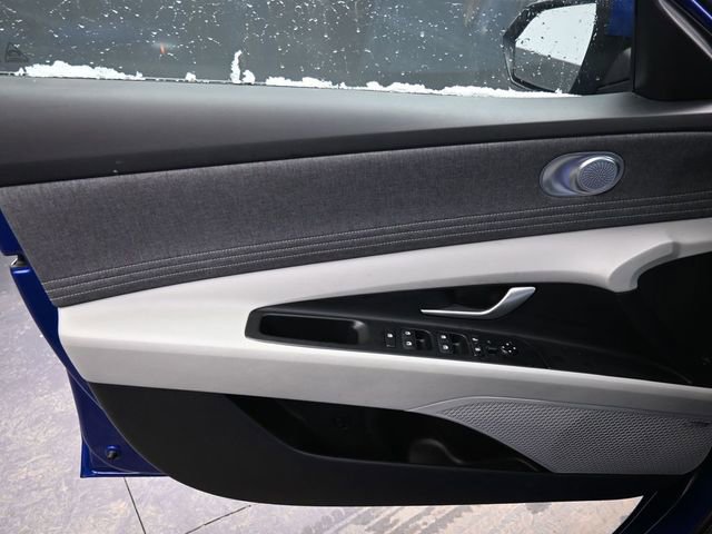 Used 2025 Hyundai Elantra Limited FWD image 23