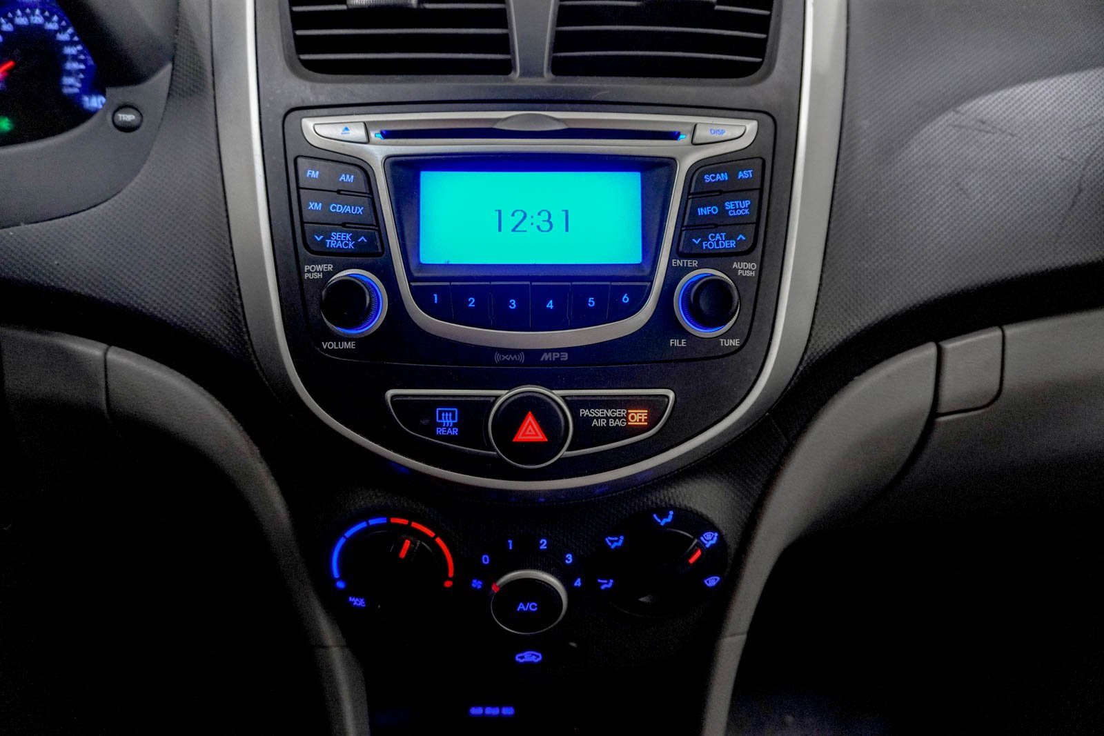 Used 2013 Hyundai Accent GLS image 23