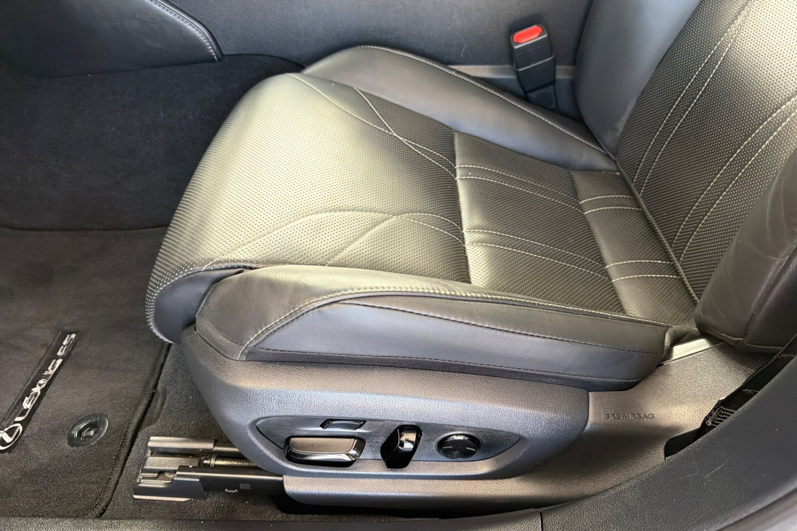 Used 2019 Lexus ES 350 Ultra Luxury w/ Accessory Package 2 FWD image 14