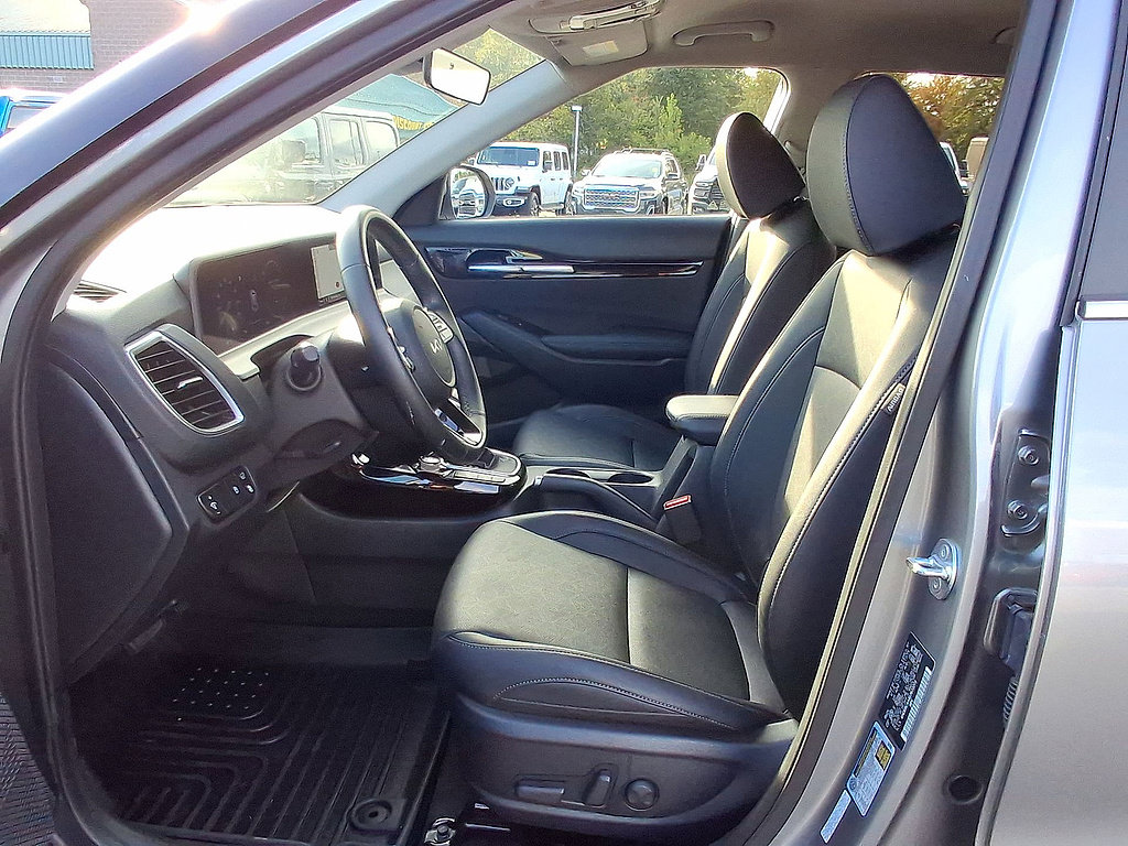 Used 2025 Kia Seltos EX AWD/4WD image 17