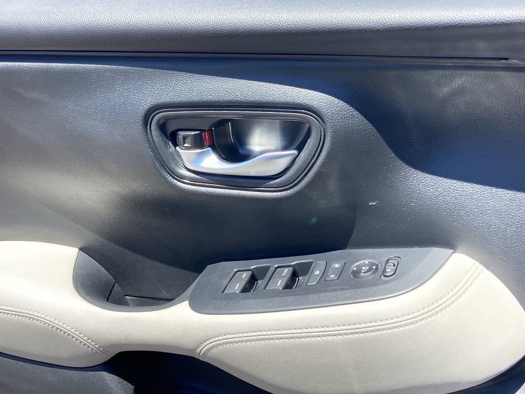 Used 2025 Honda HR-V LX image 18