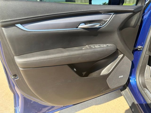 Used 2025 Cadillac XT5 Luxury FWD image 9