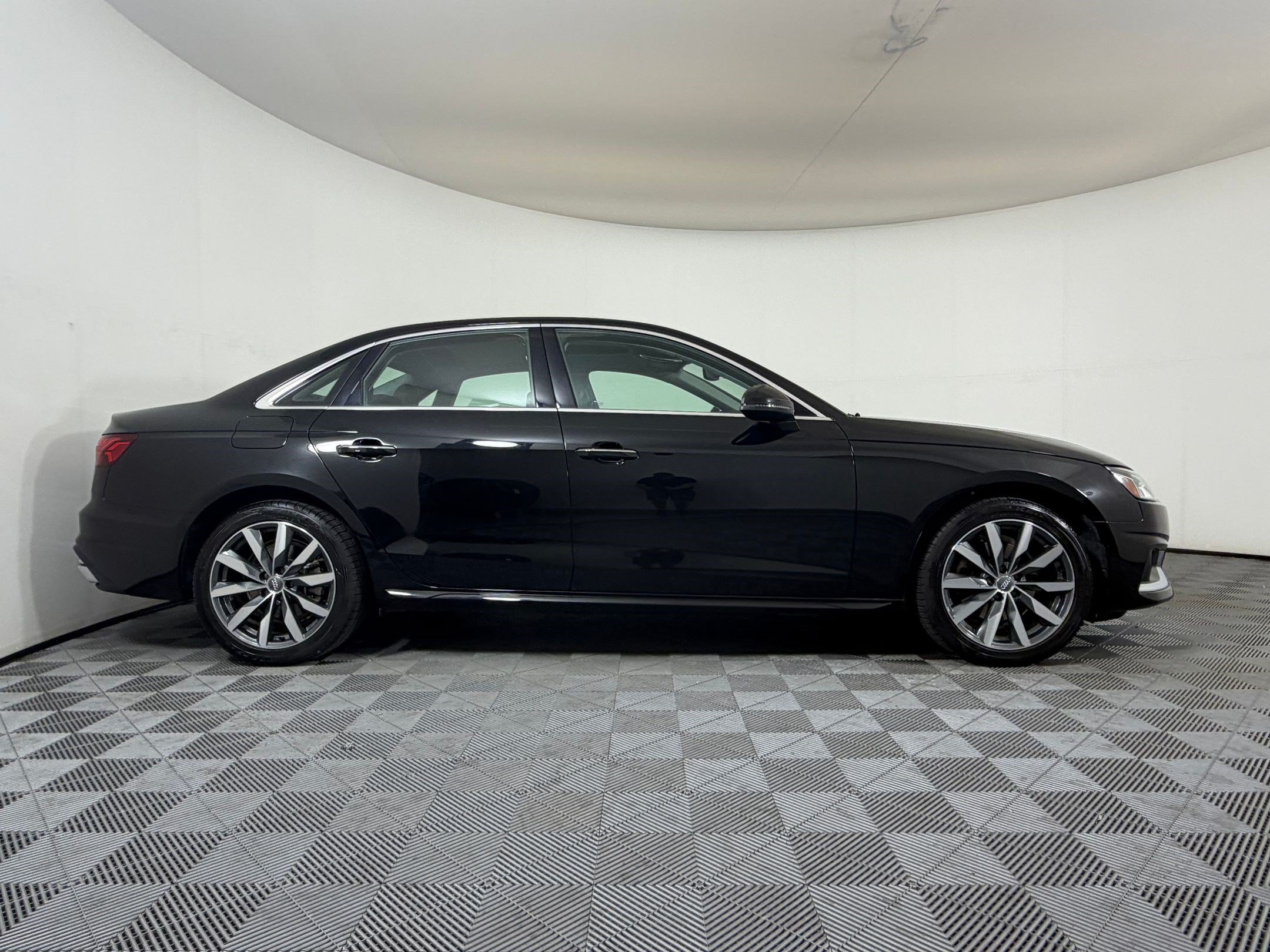 Used 2020 Audi A4 2.0T Premium w/ Convenience Package FWD image 8