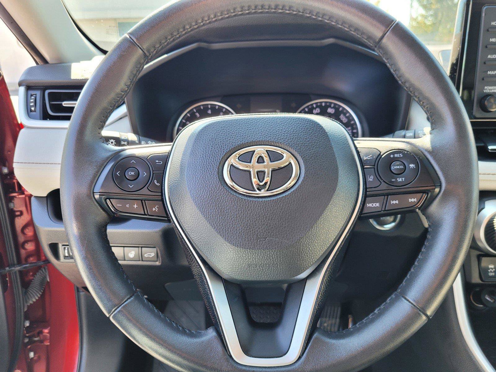 Used 2021 Toyota RAV4 XLE Premium AWD/4WD image 34