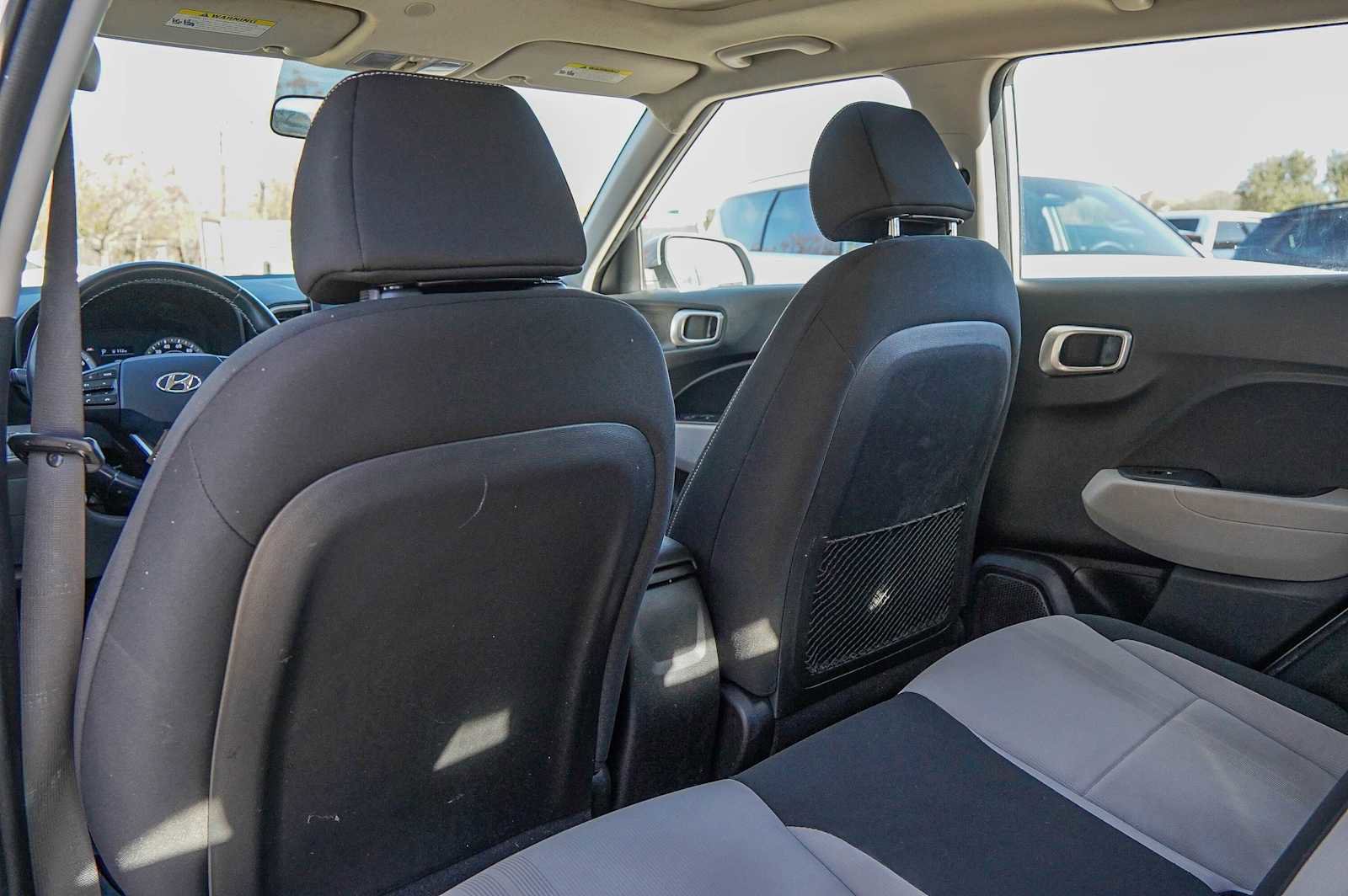 Used 2022 Hyundai Venue SEL image 27