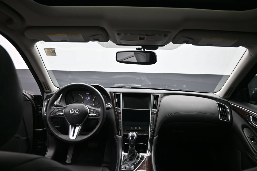 Used 2018 INFINITI Q50 Luxe w/ Essential Package (3.0T Luxe) AWD/4WD image 29