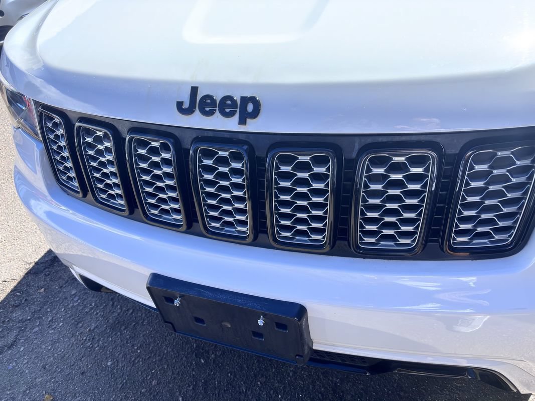 Used 2018 Jeep Grand Cherokee Altitude AWD/4WD image 15