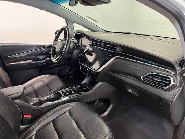 Used 2023 Chevrolet Bolt LT w/ Infotainment Package FWD image 11
