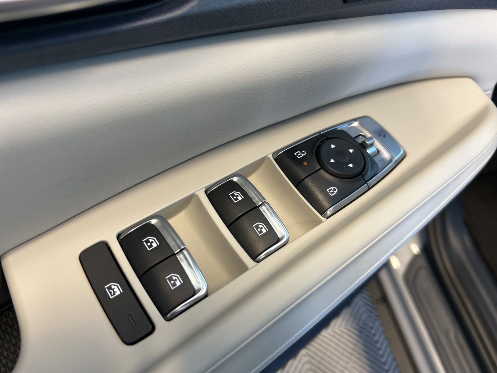 New 2026 Kia Carnival EX image 22