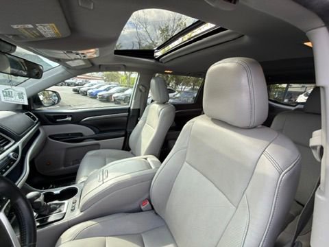 Used 2019 Toyota Highlander Limited AWD/4WD image 19