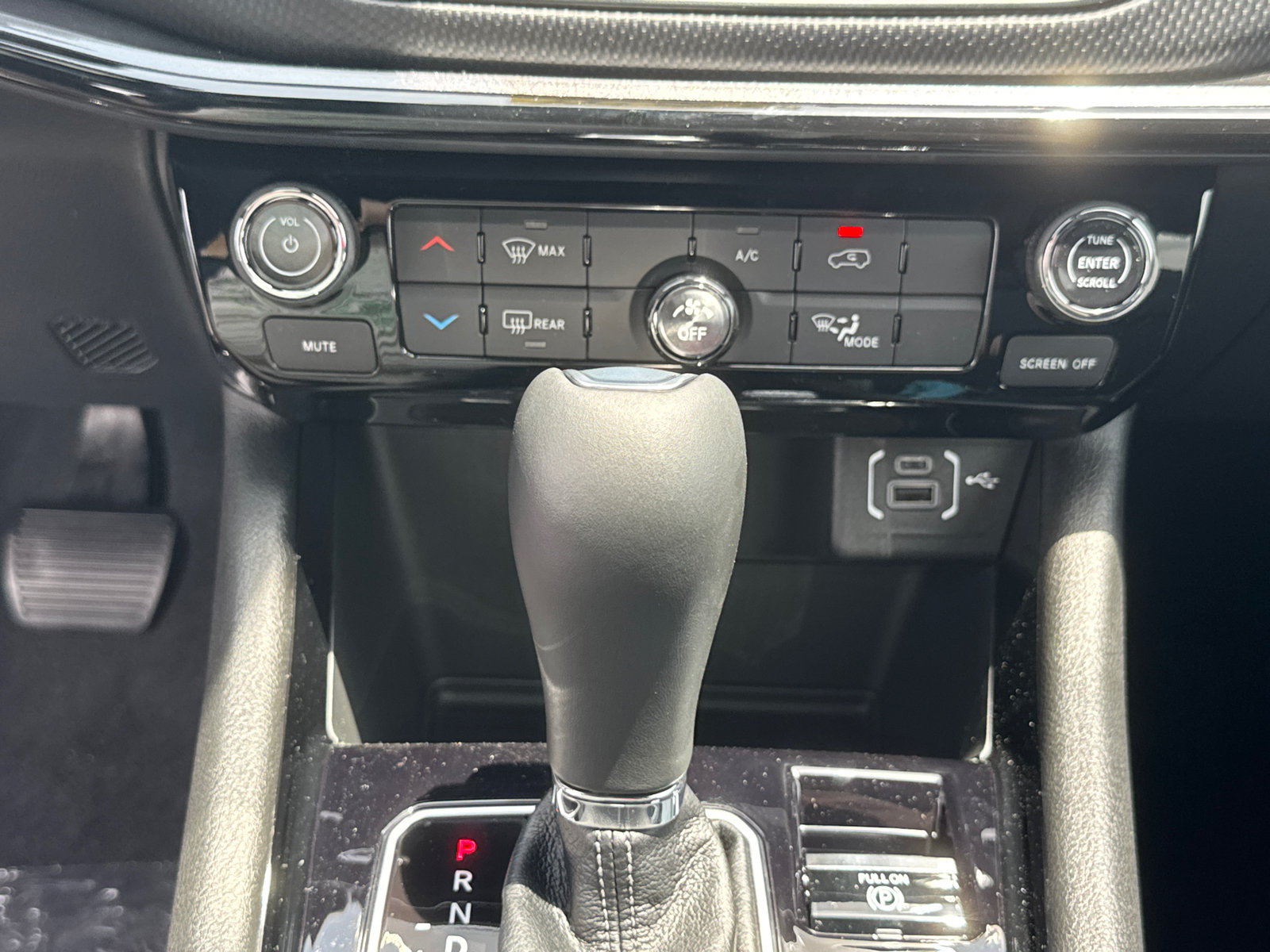 New 2026 Jeep Compass Latitude AWD/4WD image 12