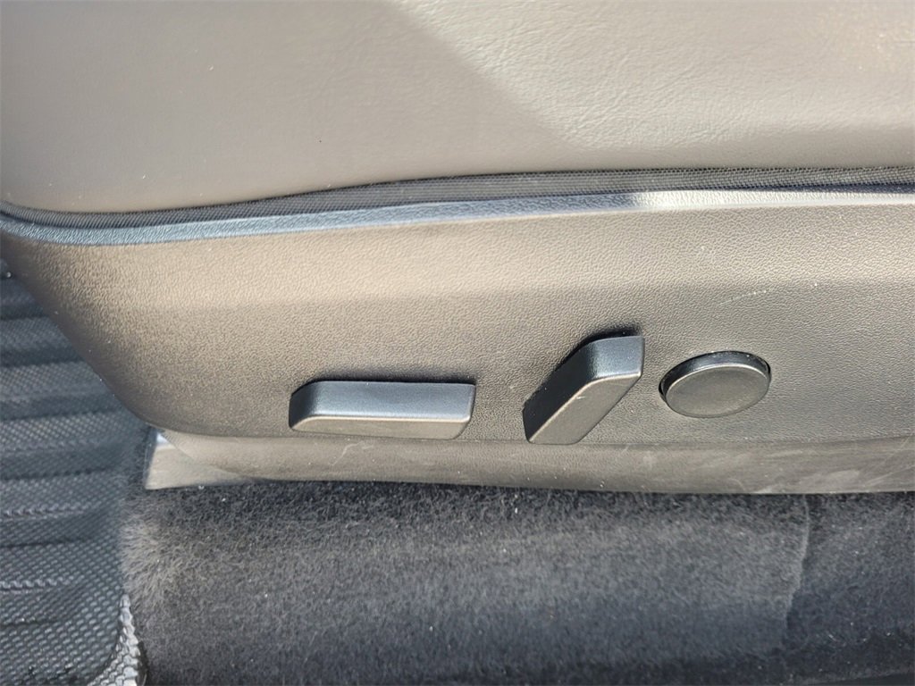 Used 2020 Tesla Model Y Long Range image 4