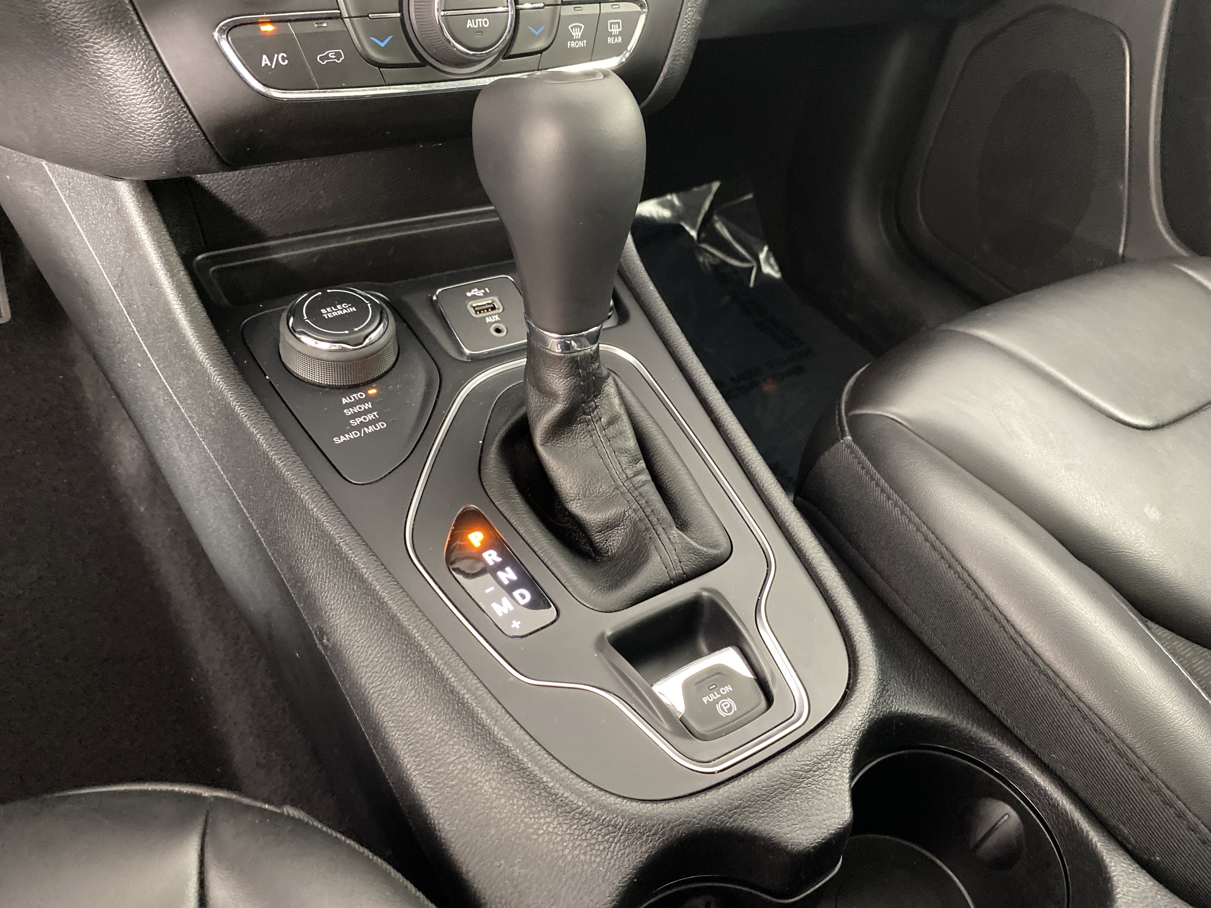 Used 2020 Jeep Cherokee Latitude Plus w/ Comfort/Convenience Group image 44