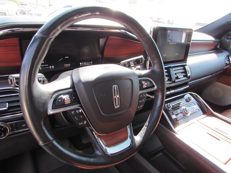 Used 2018 Lincoln Navigator L Reserve w/ Technology Package AWD/4WD image 11