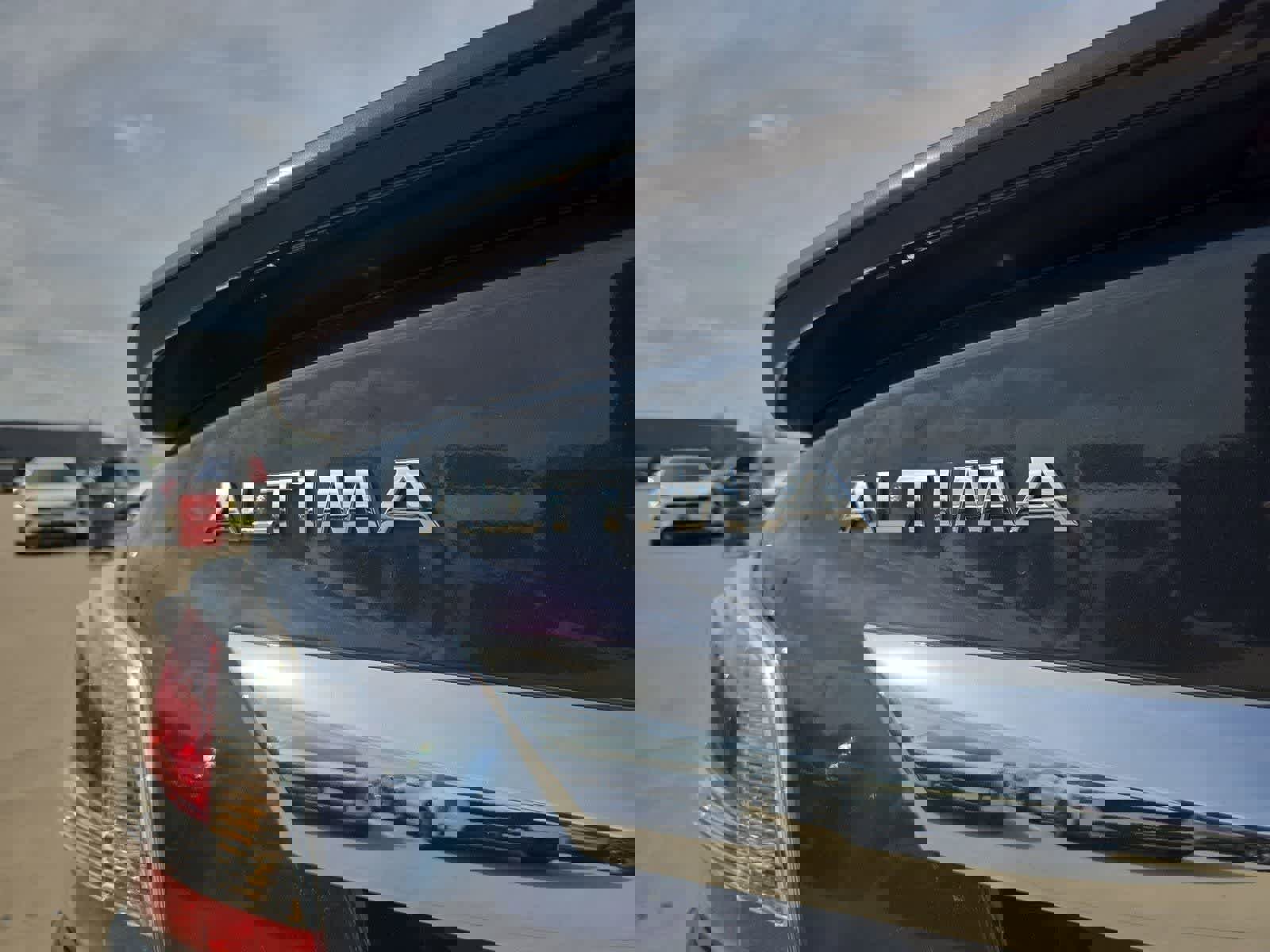 Used 2015 Nissan Altima 2.5 SV image 12