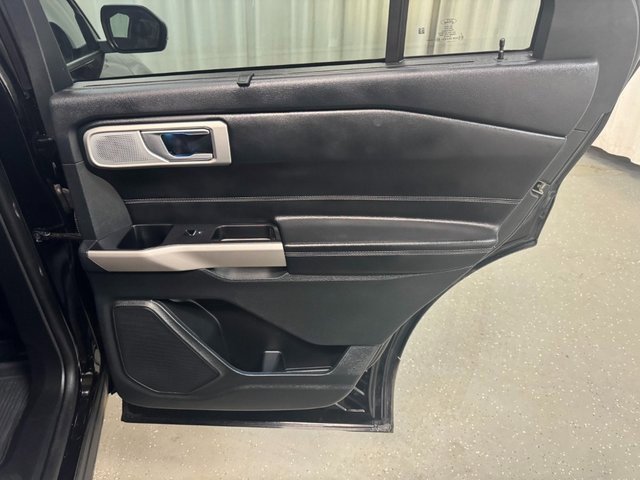 Used 2023 Ford Explorer Limited w/ Limited Technology Package image 27
